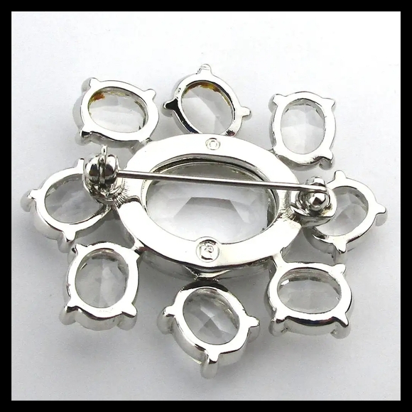 Swarovski Clear Crystal Rhinestone Pin Brooch - Picture 5 of 6